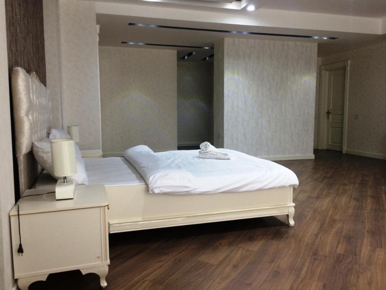 Park Azure Apartment Deluxe 2 Bedroom บากู ภายนอก รูปภาพ