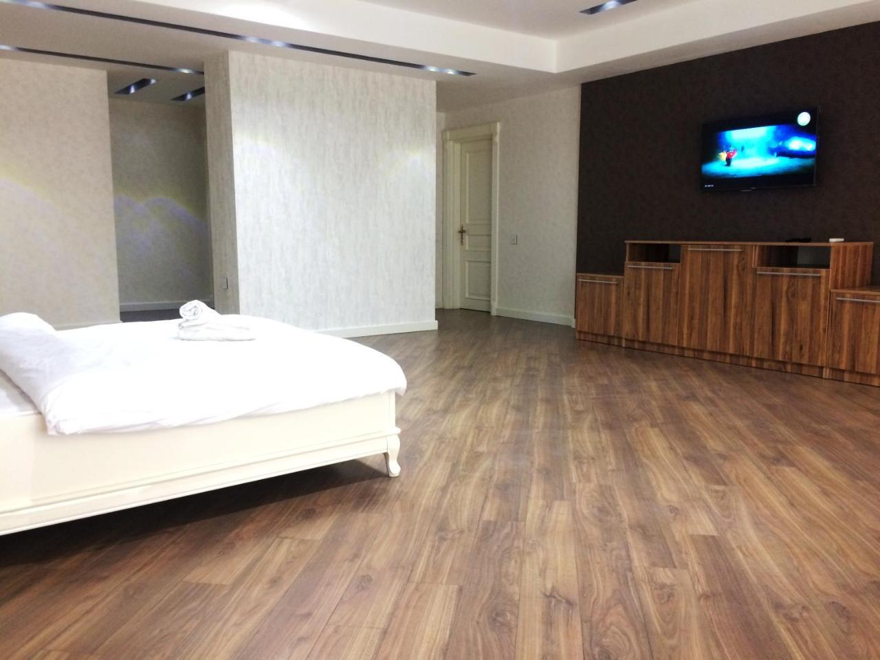 Park Azure Apartment Deluxe 2 Bedroom บากู ภายนอก รูปภาพ