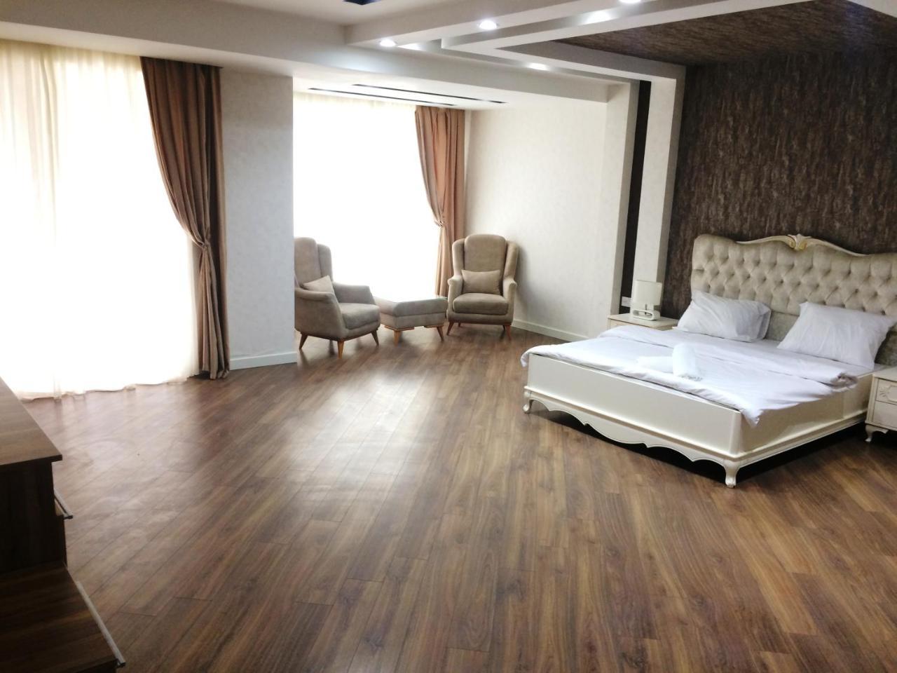 Park Azure Apartment Deluxe 2 Bedroom บากู ภายนอก รูปภาพ