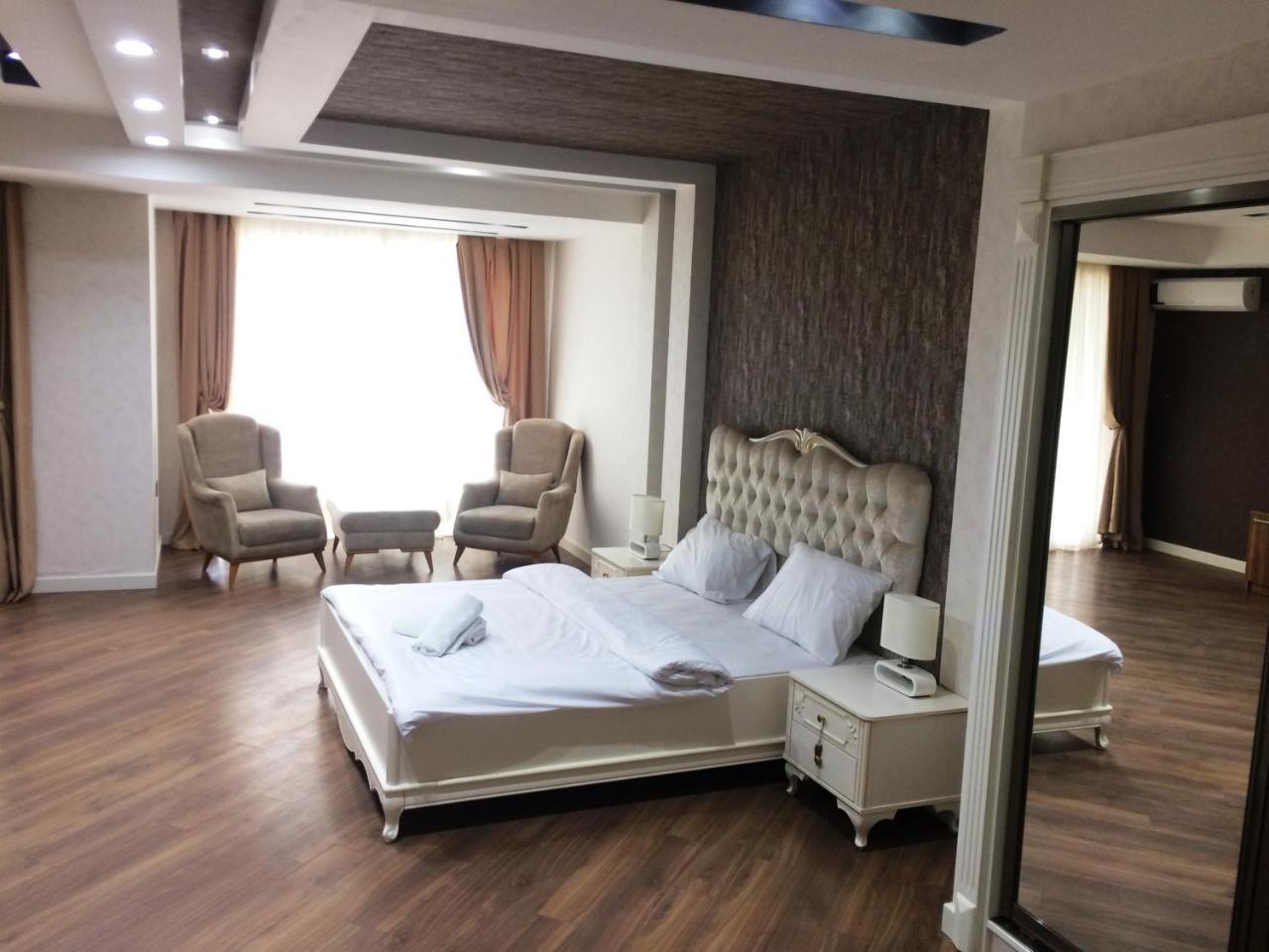 Park Azure Apartment Deluxe 2 Bedroom บากู ภายนอก รูปภาพ